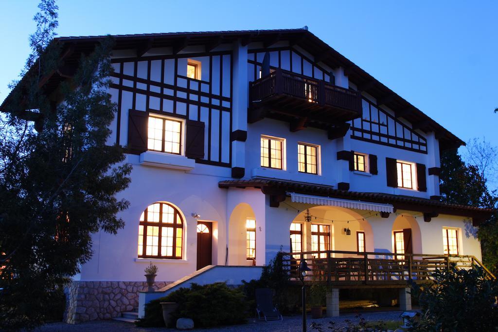 วีลา ดู ปาร์ก Hotel พุราเดส์ ภายนอก รูปภาพ